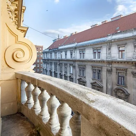 Apartment Ultra - Super Comfy - Balcony Budapest