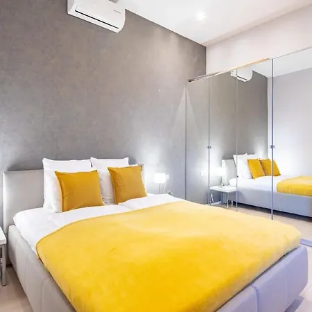 Ultra - Super Comfy - Balcony * בודפשט