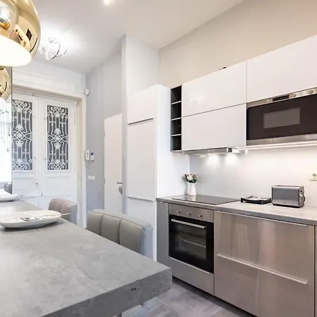 Ultra - Super Comfy - Balcony * בודפשט